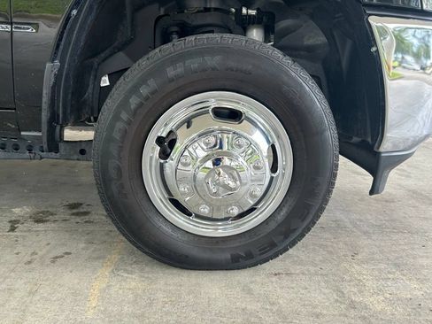 Used 2024 RAM 3500 Tradesman w/ Chrome Appearance Group AWD/4WD image 16