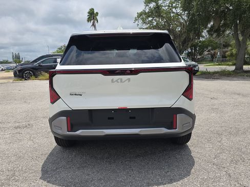 New 2027 Kia Seltos S FWD image 7