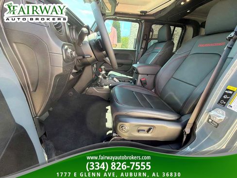 Used 2025 Jeep Gladiator Rubicon w/ Convenience Group AWD/4WD image 13