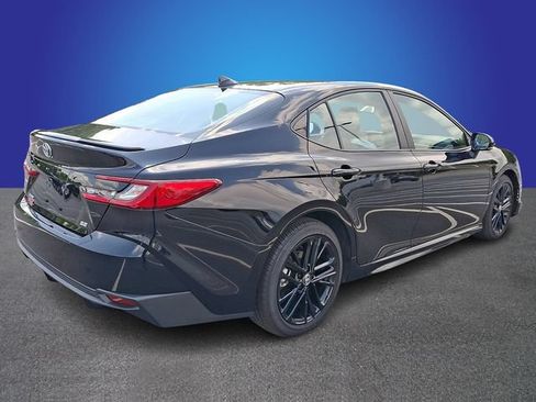 Used 2026 Toyota Camry SE w/ Convenience Package FWD image 4