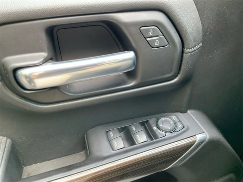 Used 2020 Chevrolet Silverado 1500 LT Trail Boss image 28