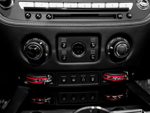 Used 2018 Rolls-Royce Dawn image 28