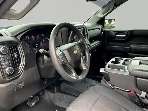 Used 2019 Chevrolet Silverado 1500 Custom w/ Custom Convenience Package AWD/4WD image 17