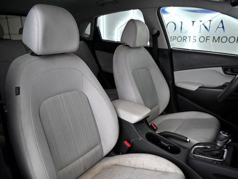 Used 2022 Hyundai Kona SEL image 16