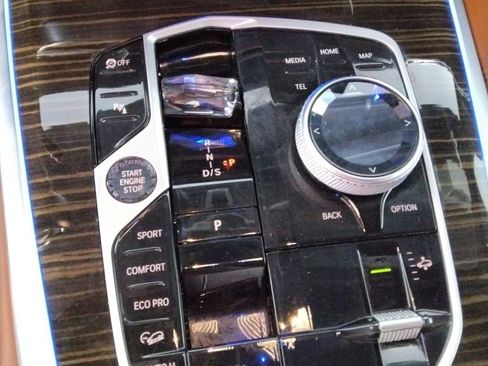 Used 2023 BMW X7 M60i image 16