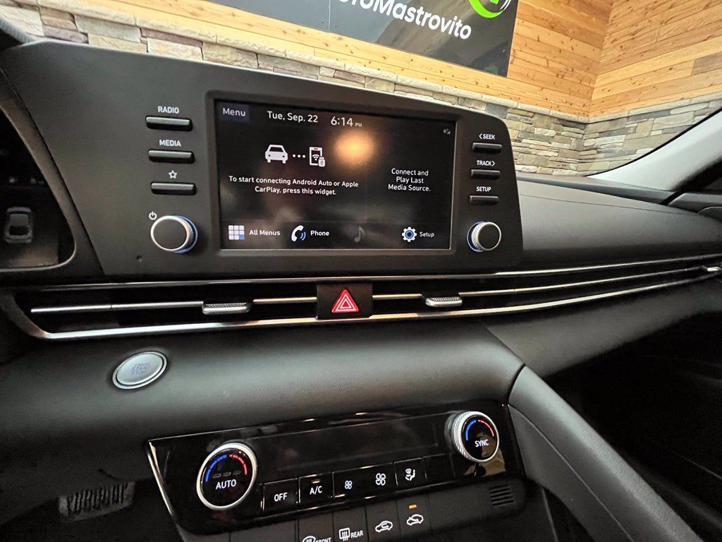 Used 2023 Hyundai Elantra SEL FWD image 40