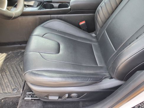 Used 2024 Hyundai Elantra Limited FWD image 13