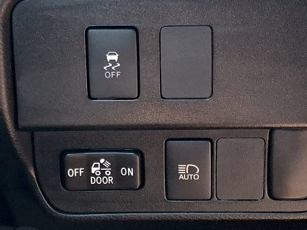 Used 2020 Toyota Tacoma SR AWD/4WD image 22