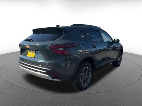 Used 2025 Chevrolet Trax LT FWD image 12