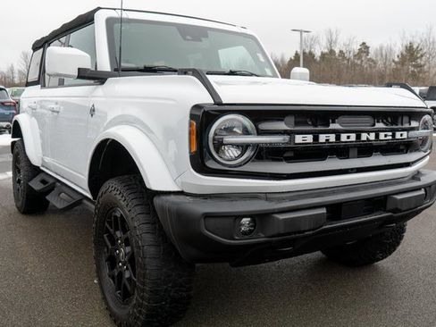Used 2023 Ford Bronco Outer Banks image 4