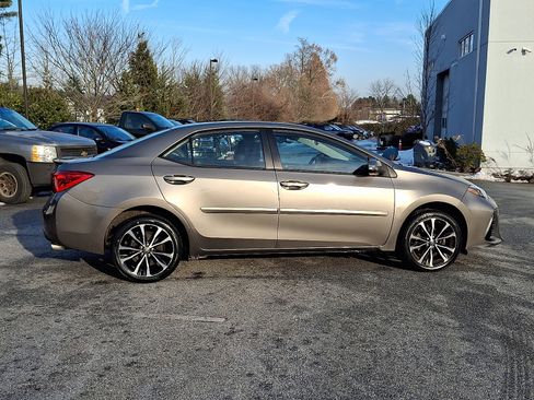 Used 2017 Toyota Corolla SE image 6