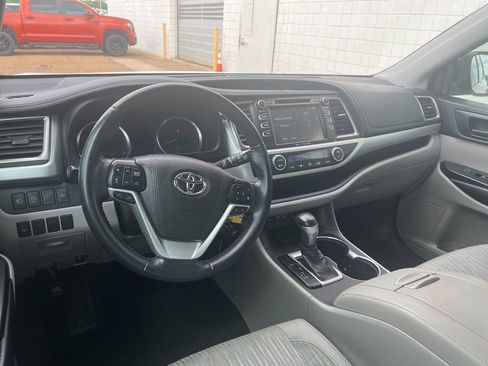 Used 2019 Toyota Highlander Plus image 11
