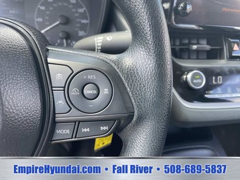 Used 2025 Toyota Corolla LE FWD image 27