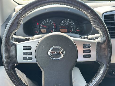 Used 2017 Nissan Frontier SV w/ SV Value Truck Package AWD/4WD image 17