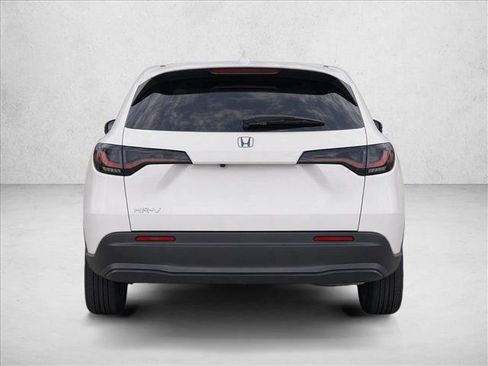 Used 2023 Honda HR-V LX image 6