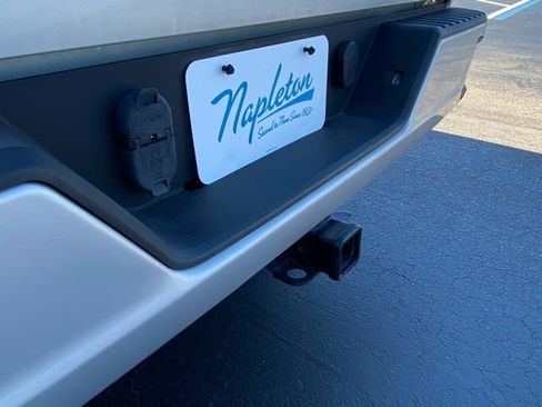 Used 2022 Chevrolet Silverado 1500 Custom image 24