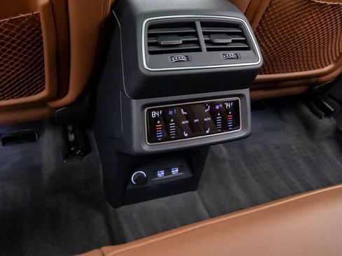 Used 2019 Audi e-tron Premium Plus image 19