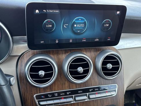 Used 2022 Mercedes-Benz GLC 300 image 12