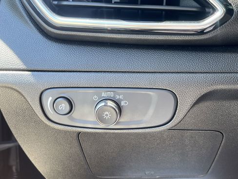Used 2023 Chevrolet Bolt EUV LT w/ Driver Confidence Package FWD image 16