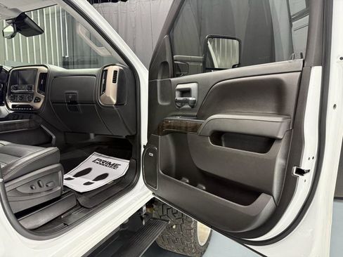 Used 2016 GMC Sierra 2500 Denali w/ Duramax Plus Package AWD/4WD image 26