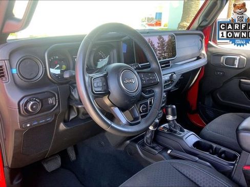 Used 2024 Jeep Wrangler Unlimited Rubicon 4xe AWD/4WD image 14