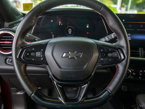 Used 2025 Chevrolet Trax RS image 17