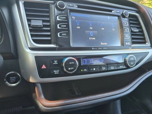 Used 2016 Toyota Highlander XLE AWD/4WD image 26