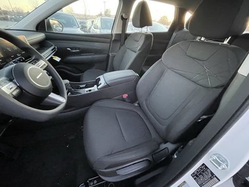 New 2025 Hyundai Tucson SE image 18