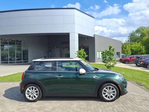 Used 2019 MINI Cooper 2-Door Hardtop w/ Signature Upholstery Package FWD image 8