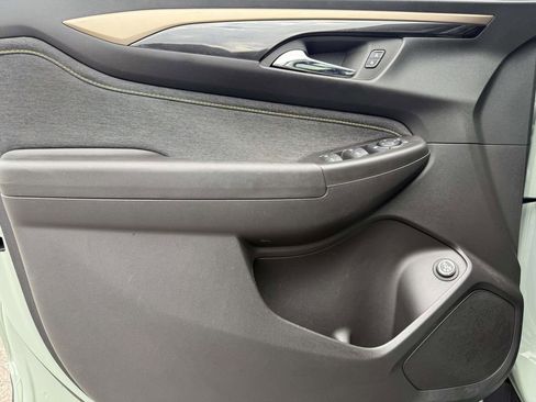 Used 2025 Chevrolet TrailBlazer ACTIV w/ Convenience Package image 12