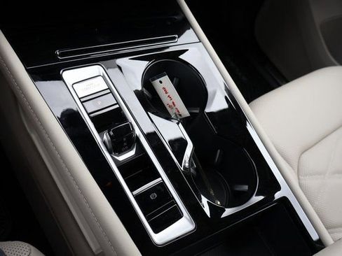 New 2026 Volkswagen Atlas SE image 25