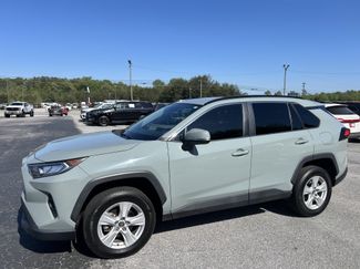 Used 2020 Toyota RAV4 XLE FWD video 2