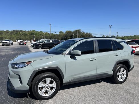 Used 2020 Toyota RAV4 XLE image 2