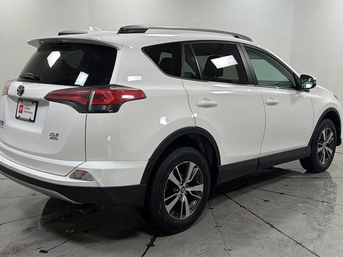 Used 2017 Toyota RAV4 XLE image 5