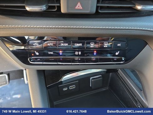 Used 2023 Buick Envision Essence w/ Sport Touring Package image 21