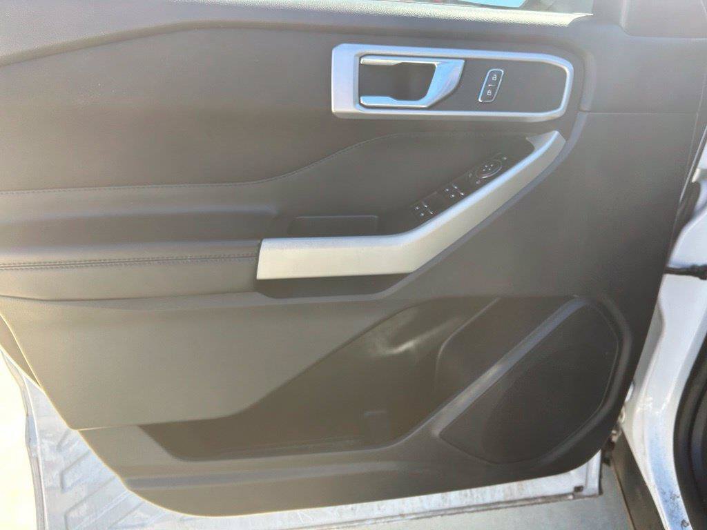 Used 2020 Ford Explorer XLT RWD image 9