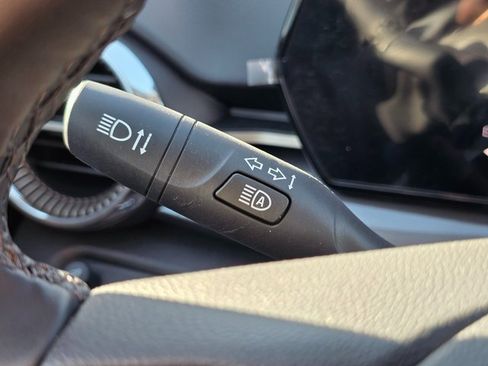 Used 2025 Chevrolet Trax ACTIV w/ Driver Confidence Package image 30