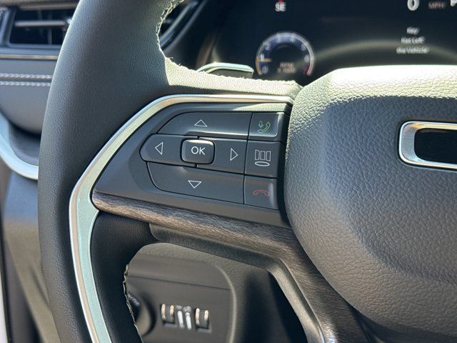 New 2027 Jeep Grand Cherokee Altitude RWD image 25