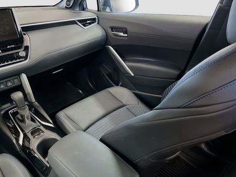 Used 2025 Toyota Corolla Cross AWD Hybrid w/ Convenience Package image 24