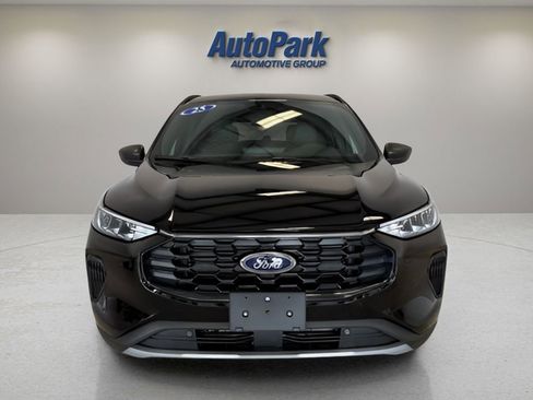 Used 2025 Ford Escape ST-Line w/ Tech Pack #1 AWD/4WD image 2