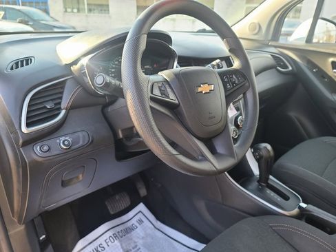 Used 2022 Chevrolet Trax LS w/ Tint and Cruise Package image 8