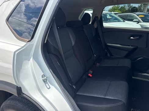 Used 2023 Nissan Rogue SV FWD image 14