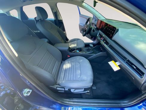Used 2025 Kia K4 EX FWD image 15