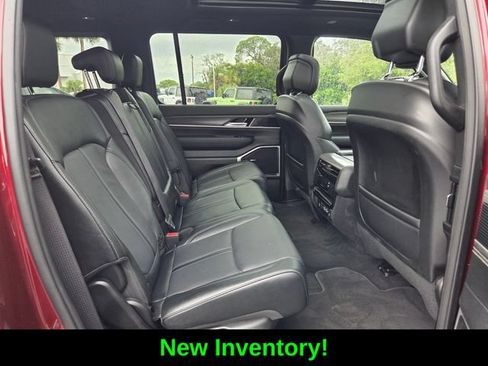 Certified 2024 Jeep Wagoneer Series II w/ Premium Group I AWD/4WD image 16