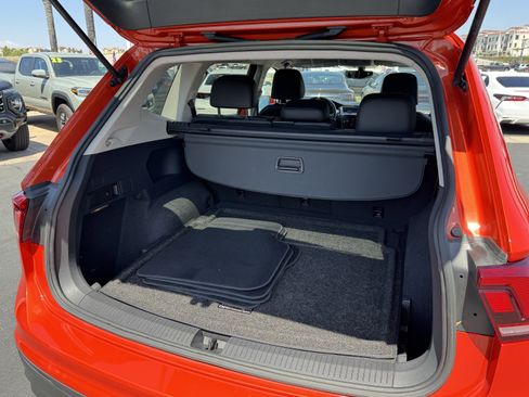 Used 2019 Volkswagen Tiguan SE AWD/4WD image 30