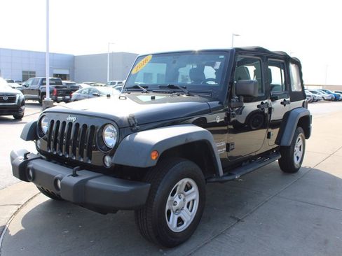 Used 2016 Jeep Wrangler Unlimited Sport w/ Max Tow Package image 3