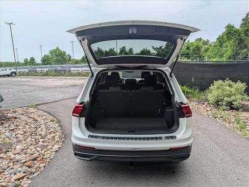 Certified 2023 Volkswagen Tiguan SE w/ Panoramic Sunroof Package FWD image 21