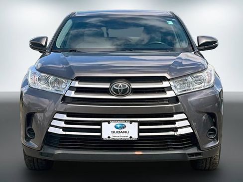 Used 2019 Toyota Highlander LE AWD/4WD image 2
