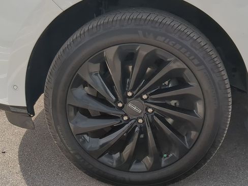 Used 2021 Lincoln Navigator L Black Label w/ Special Edition Package image 9