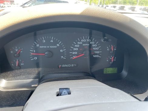 Used 2005 Ford F150 XLT image 14